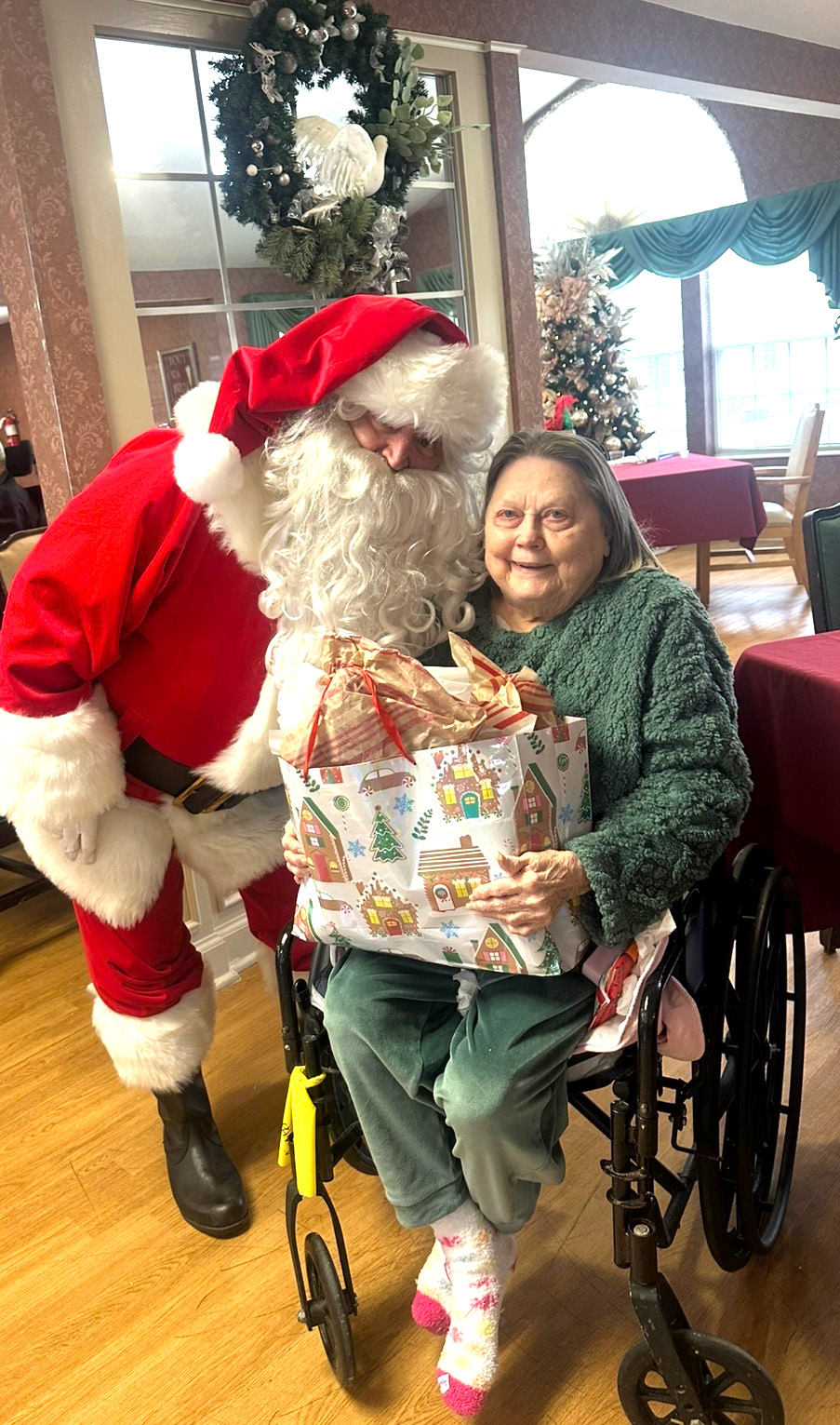 Santa Stopped by at Liberty of Lima - 11