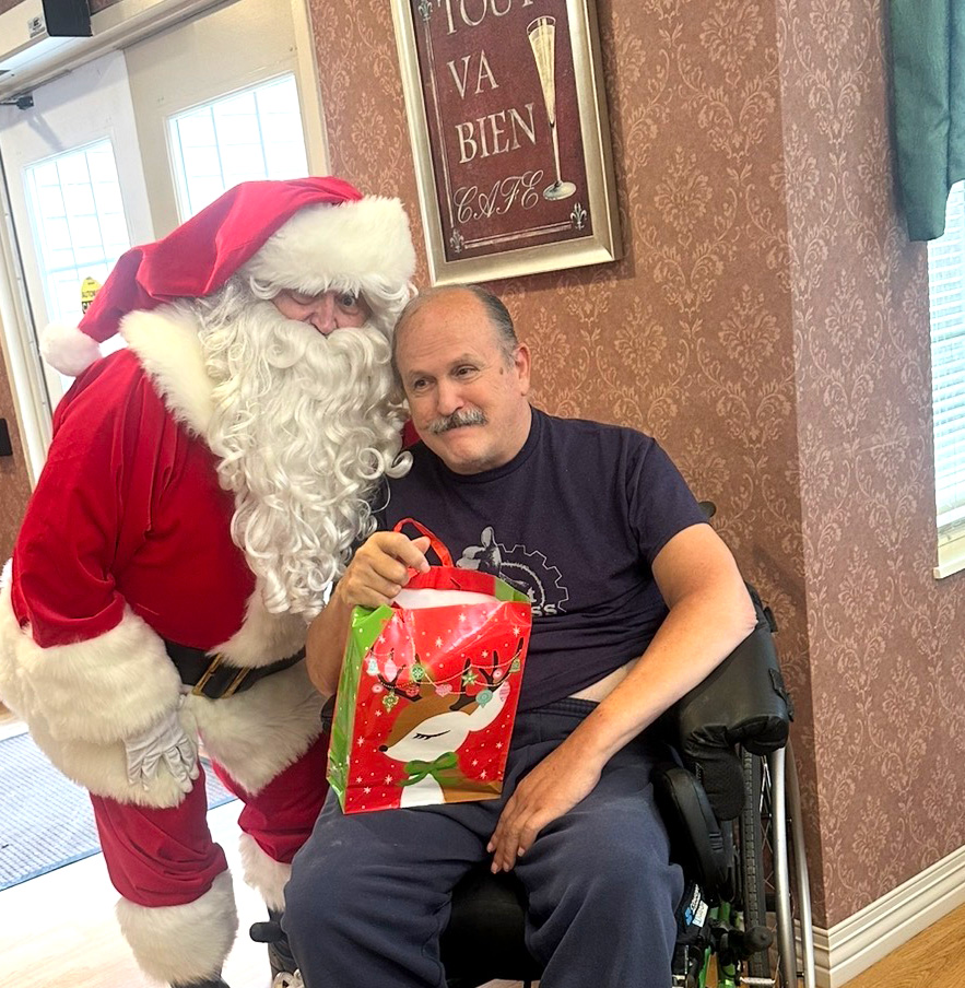 Santa Stopped by at Liberty of Lima - 6