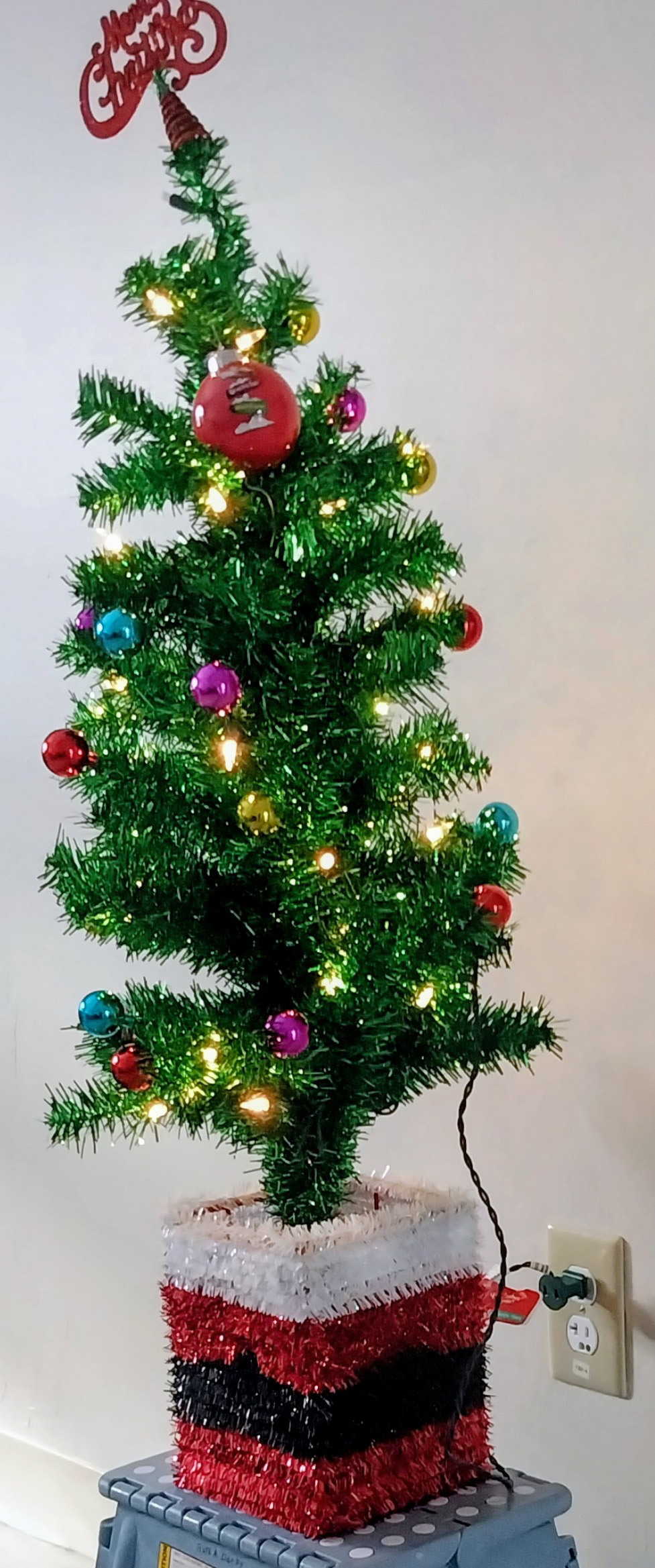 A Cozy, Cheerful Haven of Christmas Spirit - 1