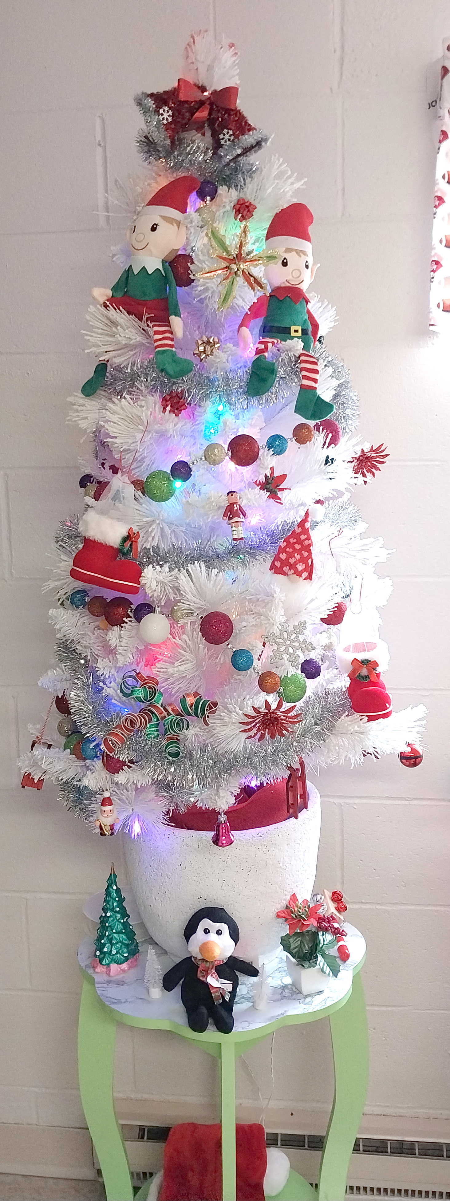 A Cozy, Cheerful Haven of Christmas Spirit - 5